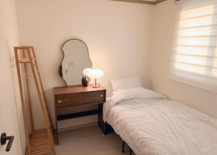 아파트 Entire House, Travel Via Line, Airport Bus, 6 Pax *